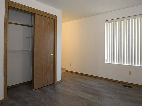 4th image of 104 N Vinson St #1