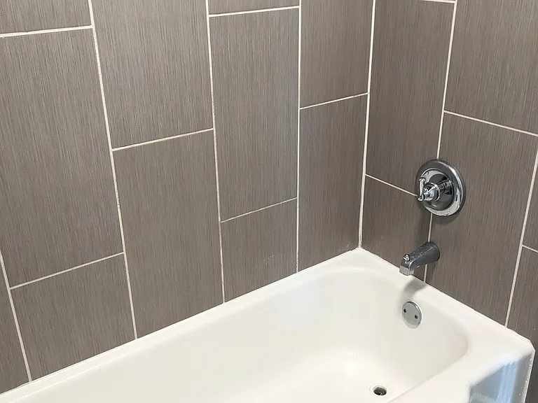 1177 Woodland Ave NE #3 — Photo 9