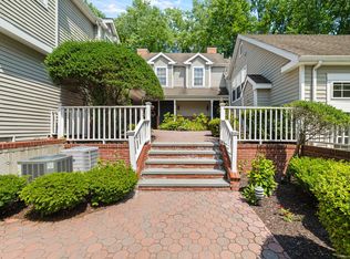 306 Hadley Dr #306, Trumbull, CT 06611