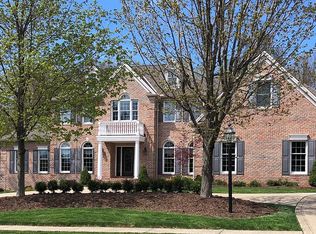 8182 Chesterton Ln, North Royalton, OH 44133