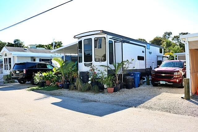 1st image of 325 Calusa St #475