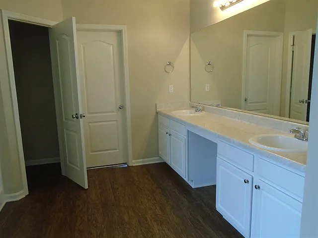 1208 Polk Xing — Photo 8