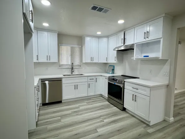 921 Huntington Dr, Modesto, CA 95350