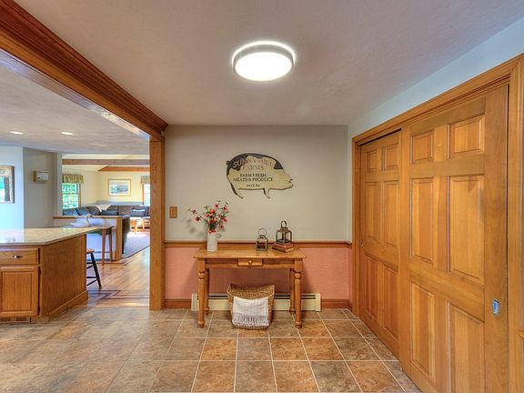 3rd image of 18 Ivy Rd