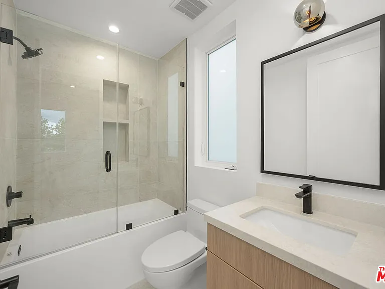 5248 Auckland Ave — Photo 9
