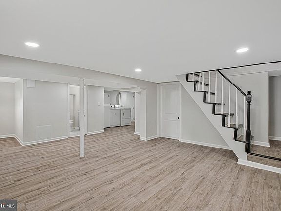 5th image of 906 Hammonds Ln