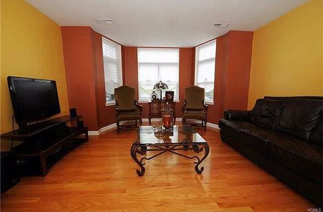 2nd image of 3110 Leeward Dr