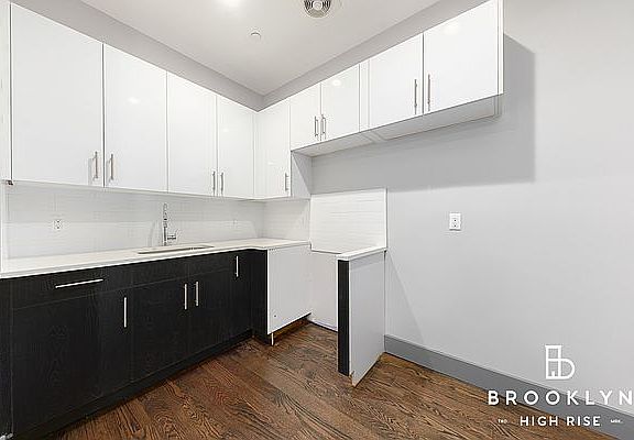 4th image of 1277 Putnam Ave #2A