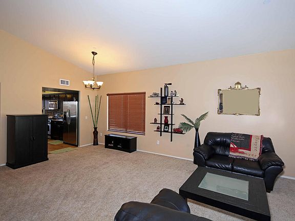 3rd image of 60 S Lookout Mountain Ln