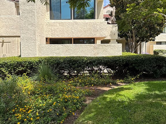 2nd image of 4942 Sawyer Ave