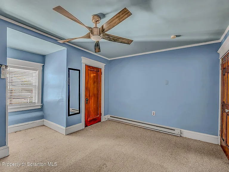 533 S Franklin St — Photo 35