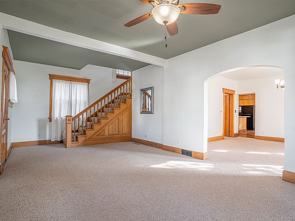 3rd image of 20 S Oak Park Ave