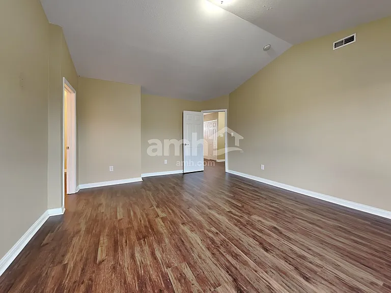 4704 Ashfield Dr — Photo 12