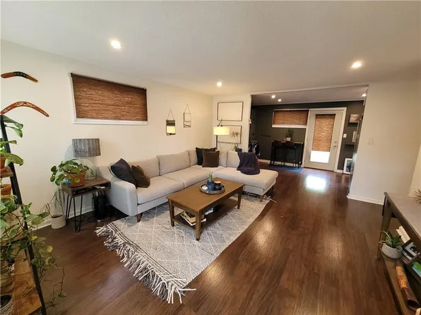 1208 NE 44th Ter, Kansas City, MO 64116