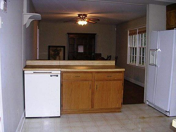 4th image of 107 Normandy Ave