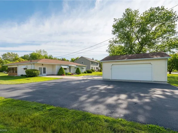 4499 Colorado Ave, Sheffield Village, OH 44054