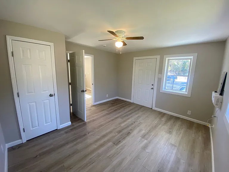 2106 S Andrews Cir — Photo 5