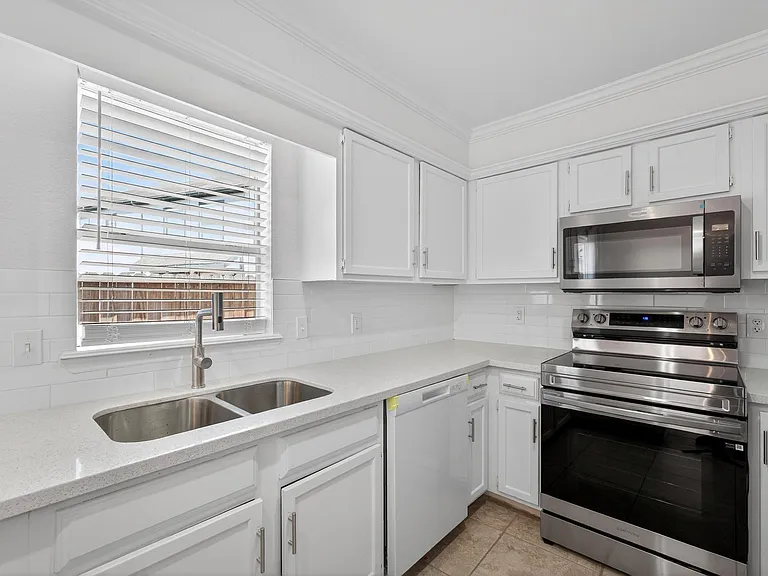 1221 Cedar Post Ln #8A — Photo 1