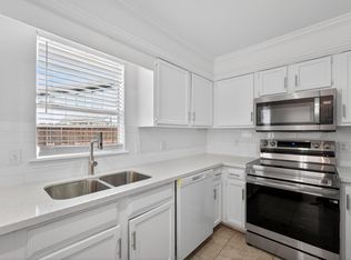1221 Cedar Post Ln APT 8A, Houston, TX 77055