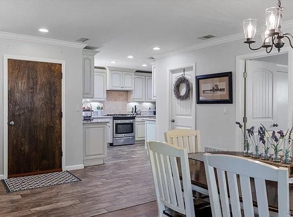 3rd image of 753-55 Suzanne Ln