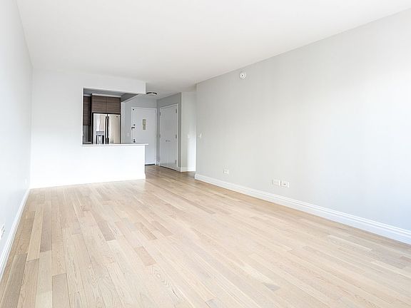 3rd image of 235 W 48th St APT 15h