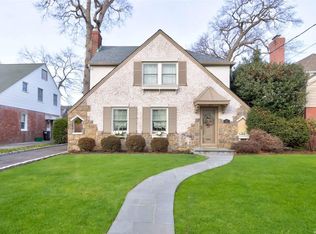 109 Voorhis Ave, Rockville Centre, NY 11570