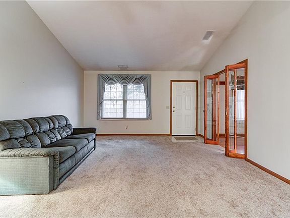 4th image of 2833 Shakespeare Ln
