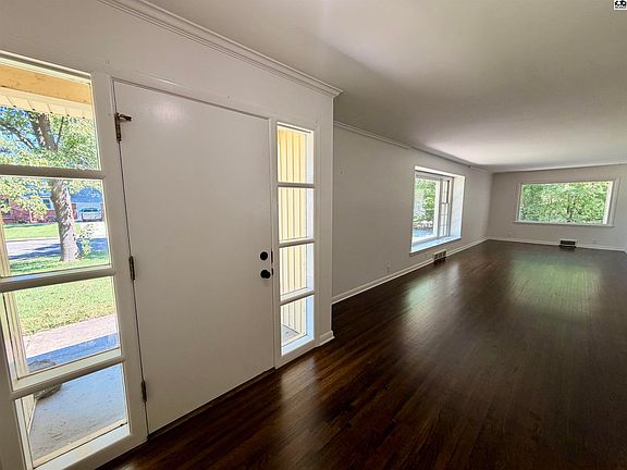 2nd image of 211 Hyde Park Dr