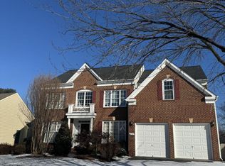 2715 Robaleed Way, Herndon, VA 20171