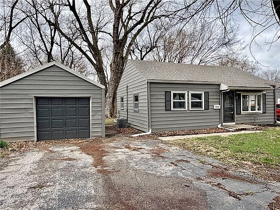 2nd image of 8416 Greenwood Rd