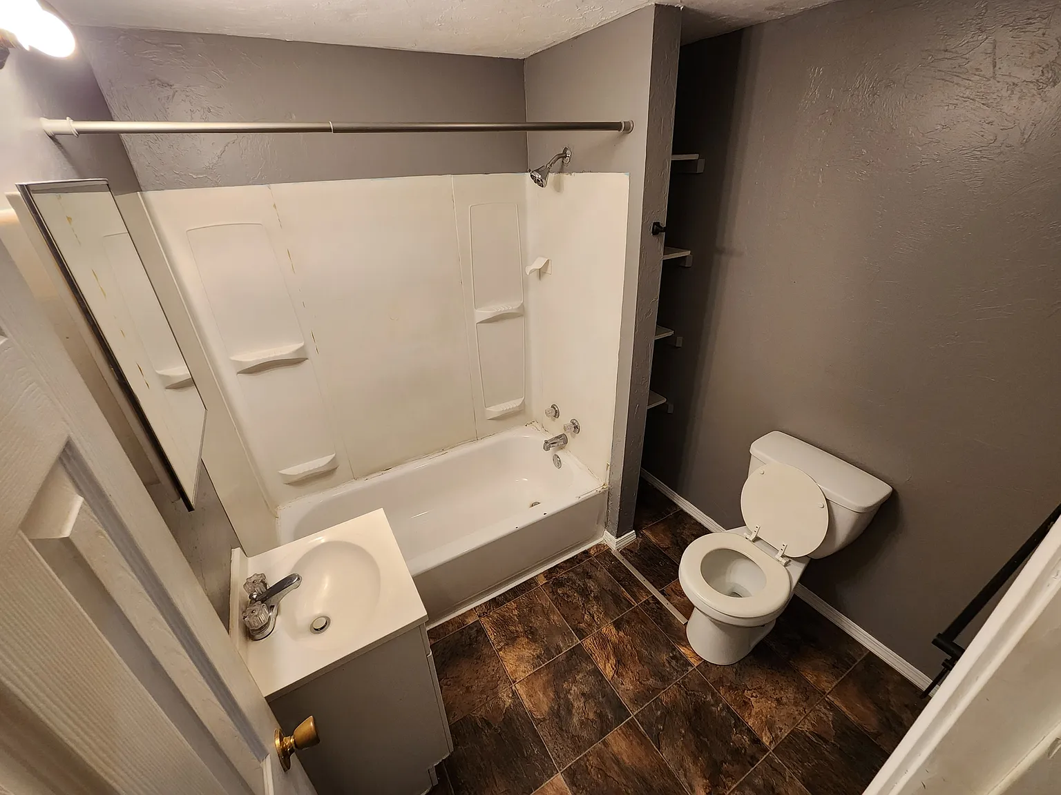320 West 8th-Melvis - 1 — Photo 3