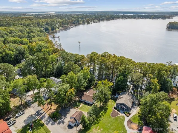 7657 Cypress Dr, Lanexa, VA 23089