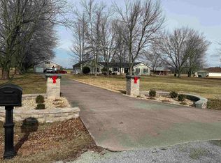 13645 Leisure Ln, Benton, IL 62812