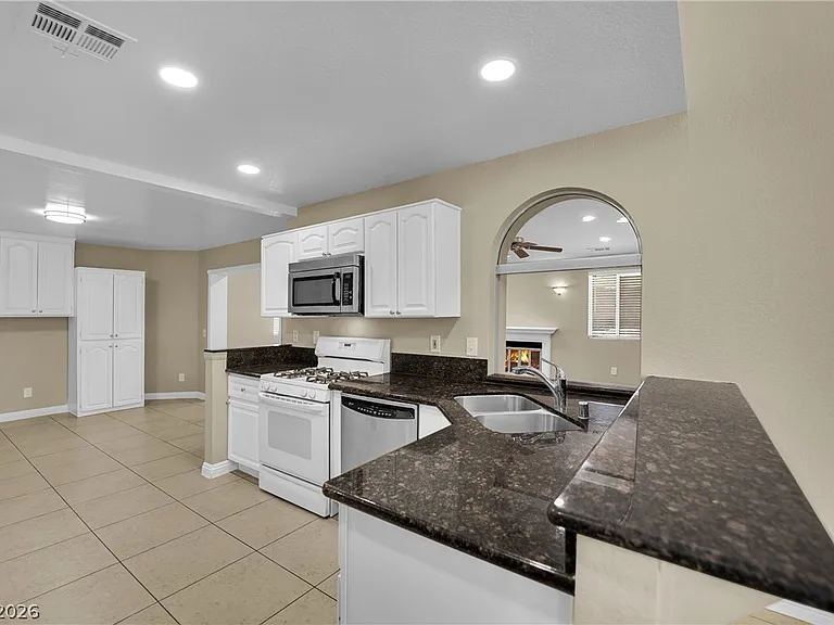 756 Charwood Cir — Photo 11