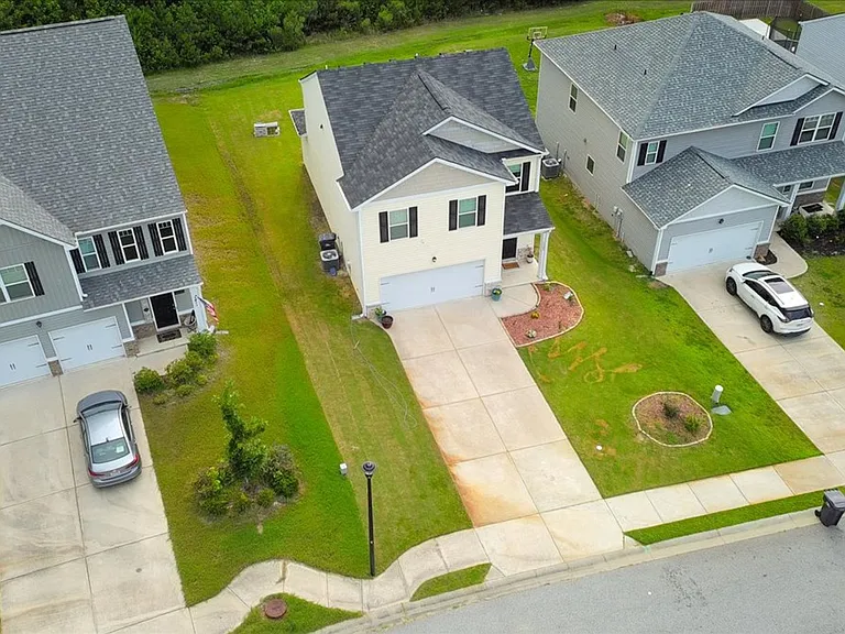 1127 Sims Dr — Photo 5