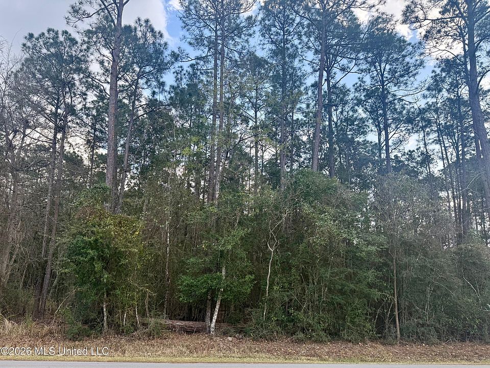 2nd image of 85537 Diamondhead Dr W #5&6