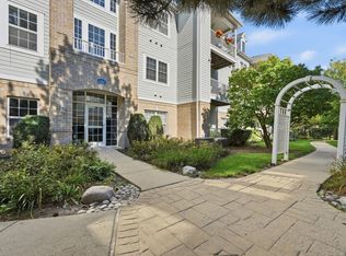 1267 W Lake St APT 104, Addison, IL 60101
