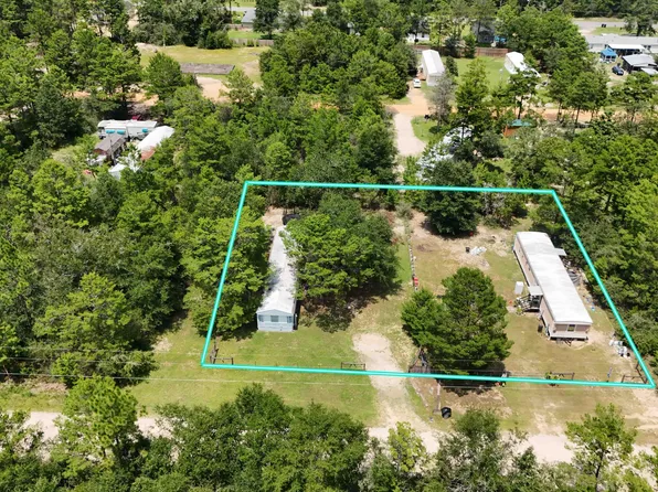 102 W Snapdragon St, Defuniak Springs, FL 32433
