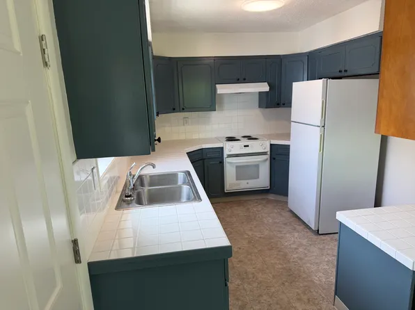 708 W 11th St, The Dalles, OR 97058