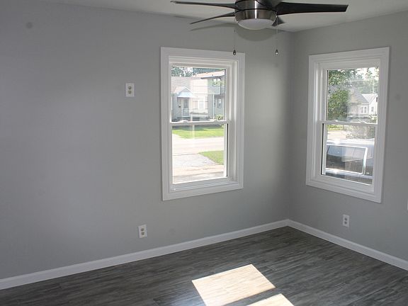 5th image of 112 N Harold Ave