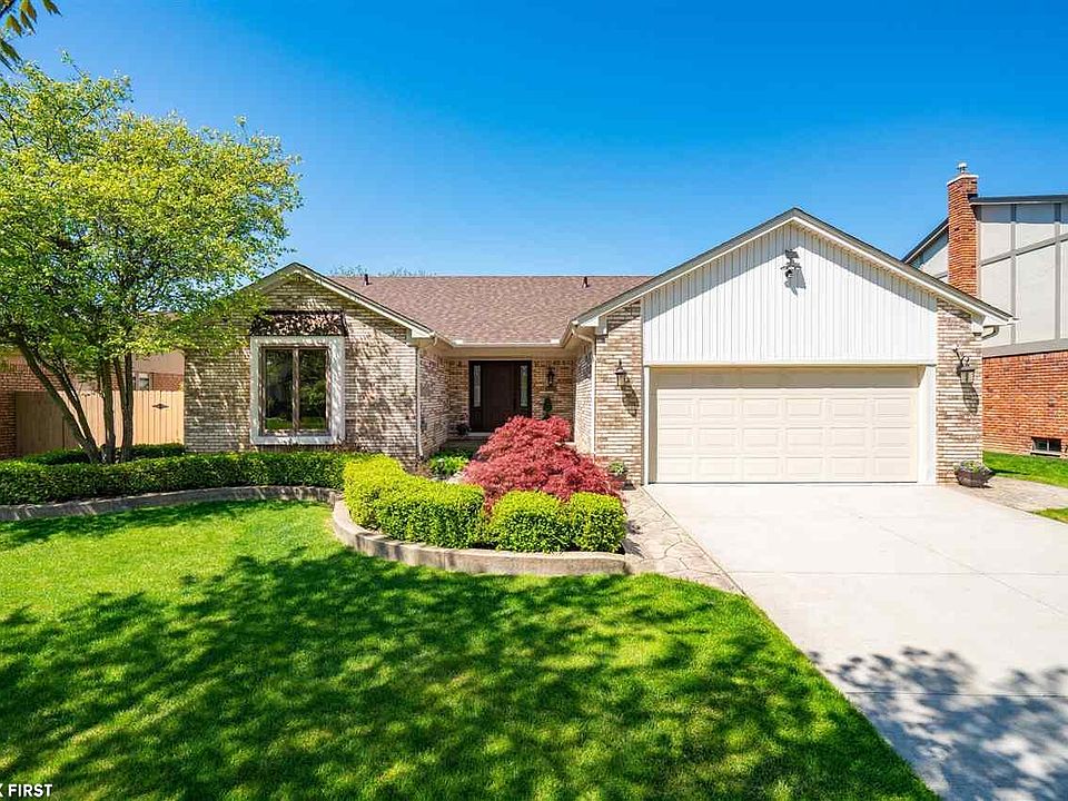 1st image of 44305 Pentwater Dr
