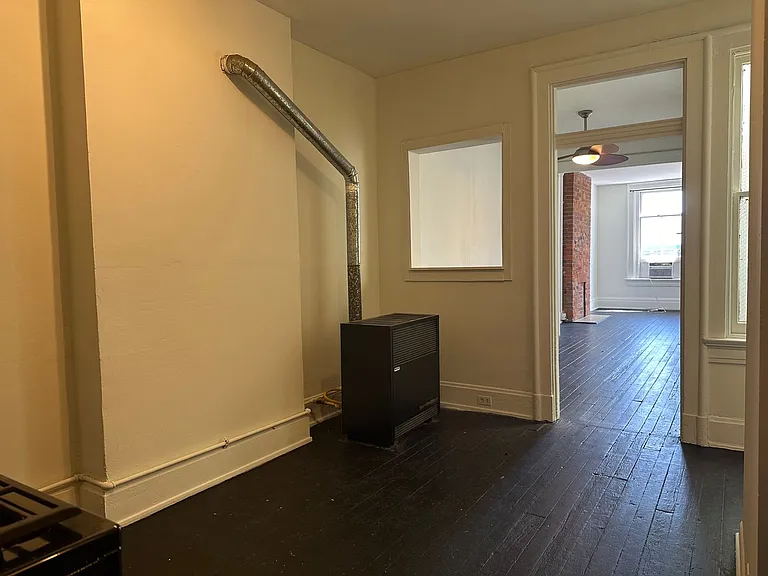 1313-1315 Main St — Photo 6