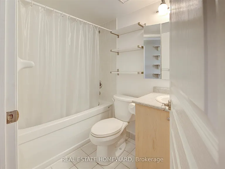 1733 Queen St E #513 — Photo 12
