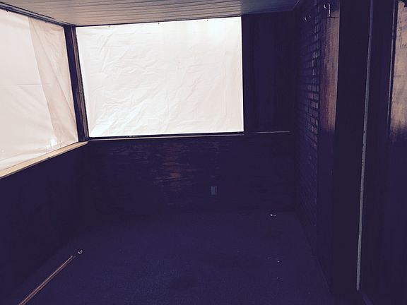 Screened in porch