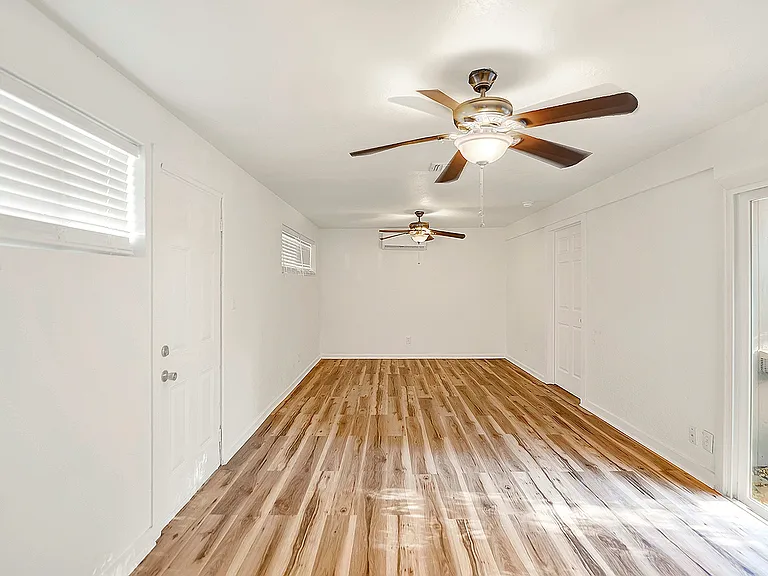 343 Blaze Ave — Photo 10
