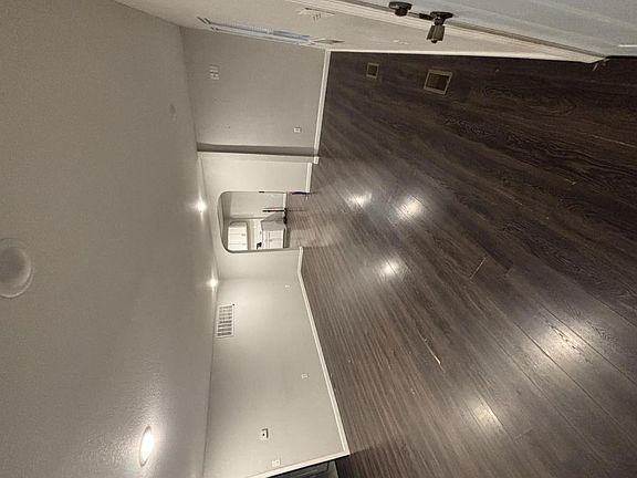 2nd image of 138 E Hannum St