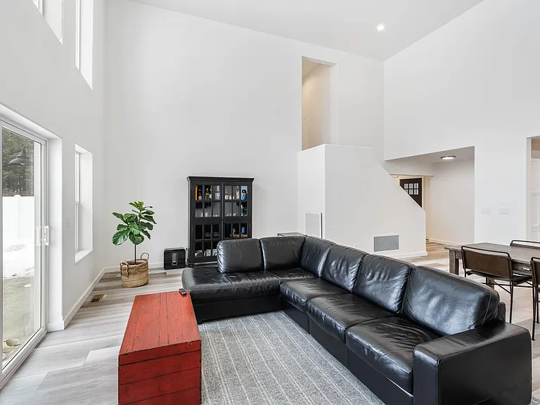 2135 Black Bird Ln — Photo 13