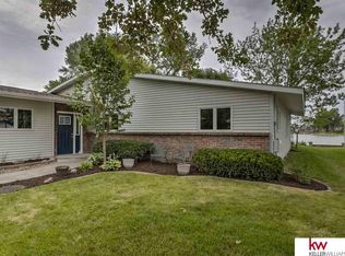 3113 Crystal Dr, Bellevue, NE 68123