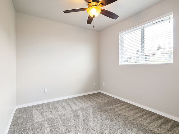 5th image of 1602 NE 179th St Ste 2
