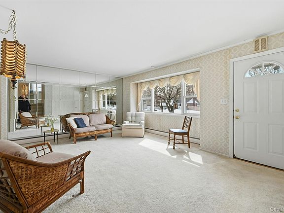 3rd image of 23 Shirley Court